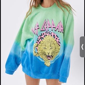 ISO (do not buy) URBAN OUTFITTERS DEF LEPPARD DIP DYE SWEATSHIRT